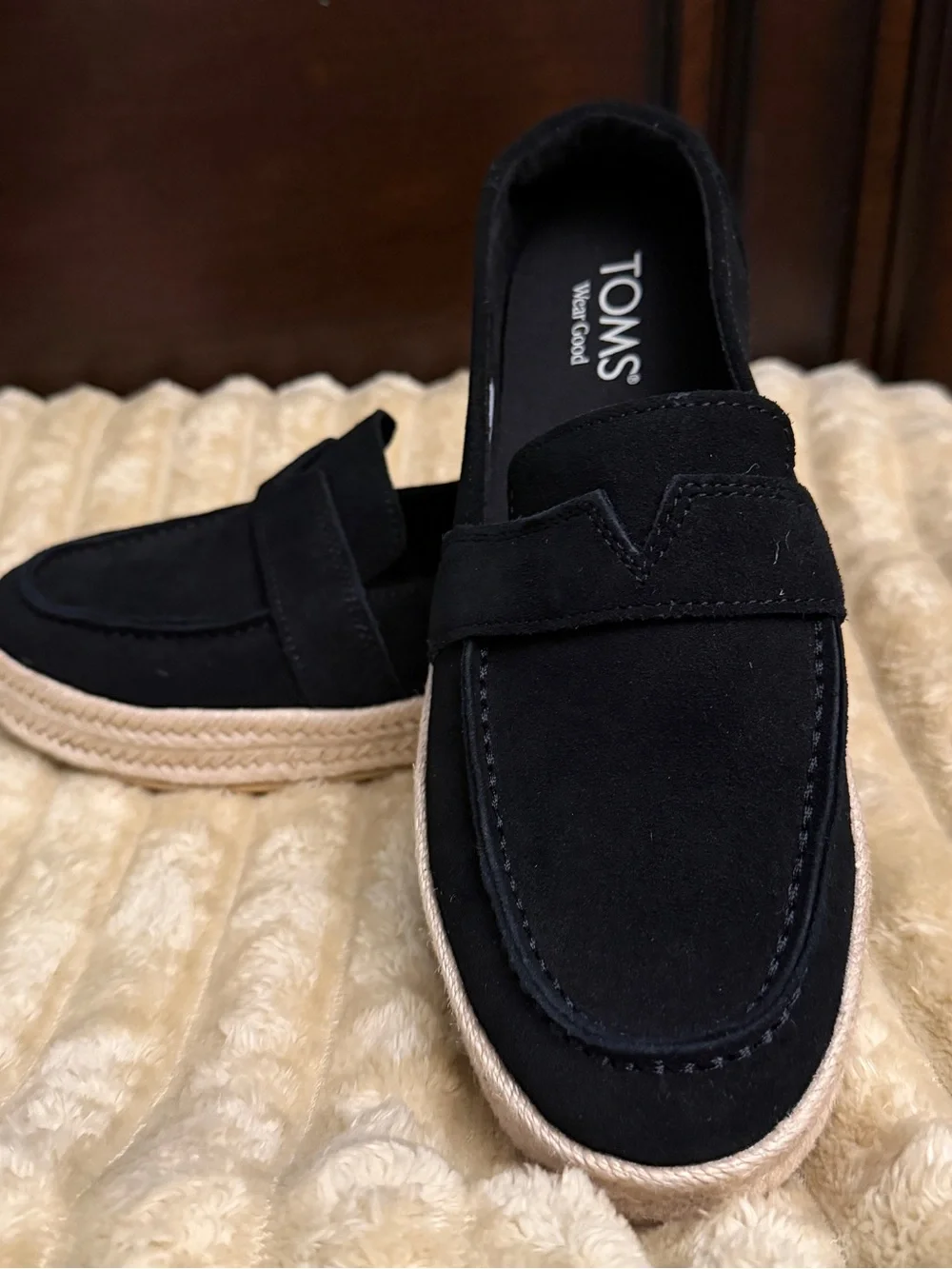 TOMS Blakely Women's Black & Beige Suede Loafers US 8 Like New